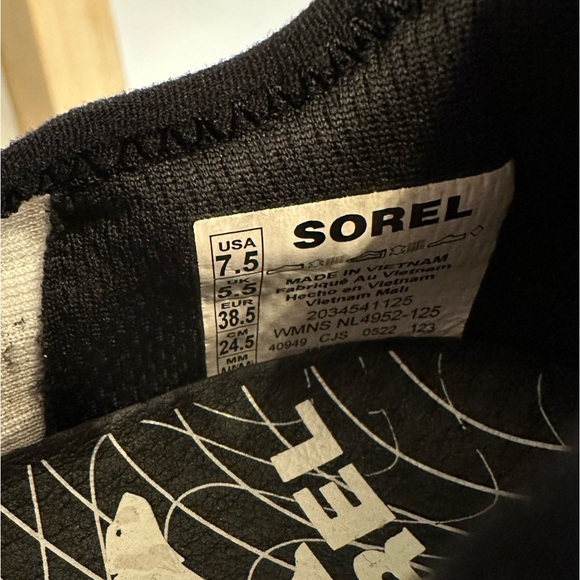 Sorel Women's Kinetic Impact II Lace Sneaker, Sea Salt / Koi, Size 7.5 - Picture 6 of 9